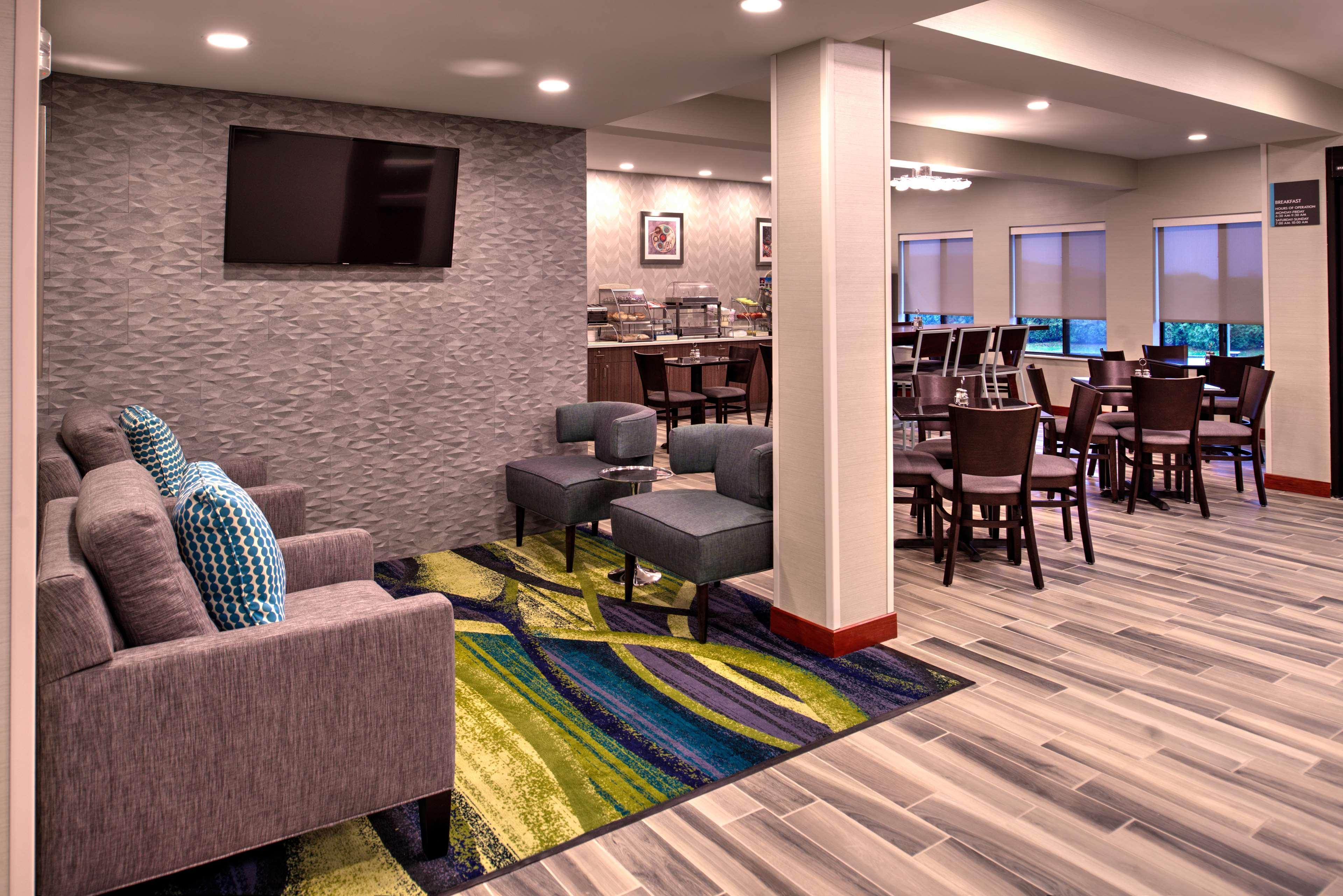 Best Western Hartford Hotel And Suites Εξωτερικό φωτογραφία
