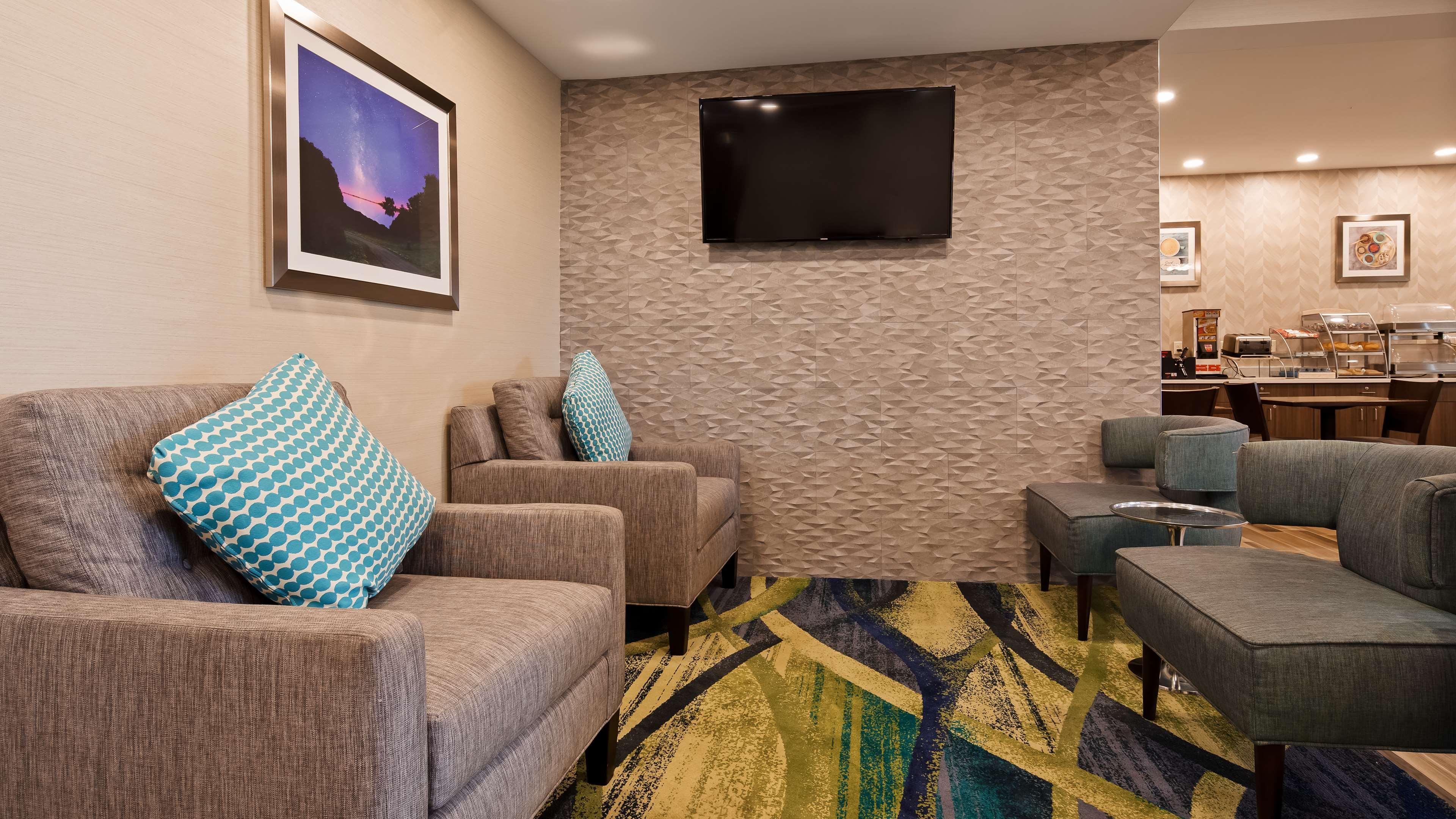 Best Western Hartford Hotel And Suites Εξωτερικό φωτογραφία