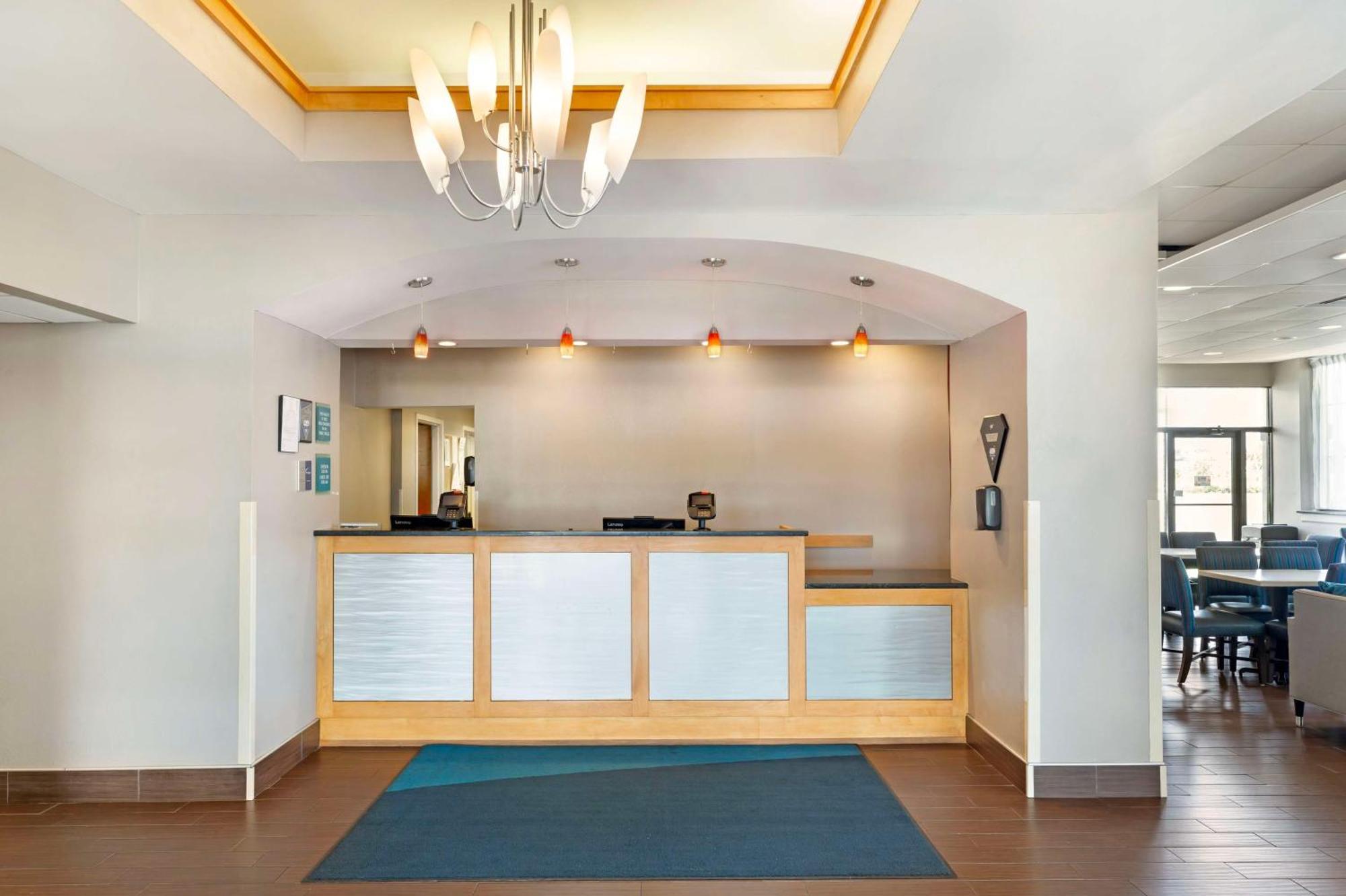 Best Western Hartford Hotel And Suites Εξωτερικό φωτογραφία