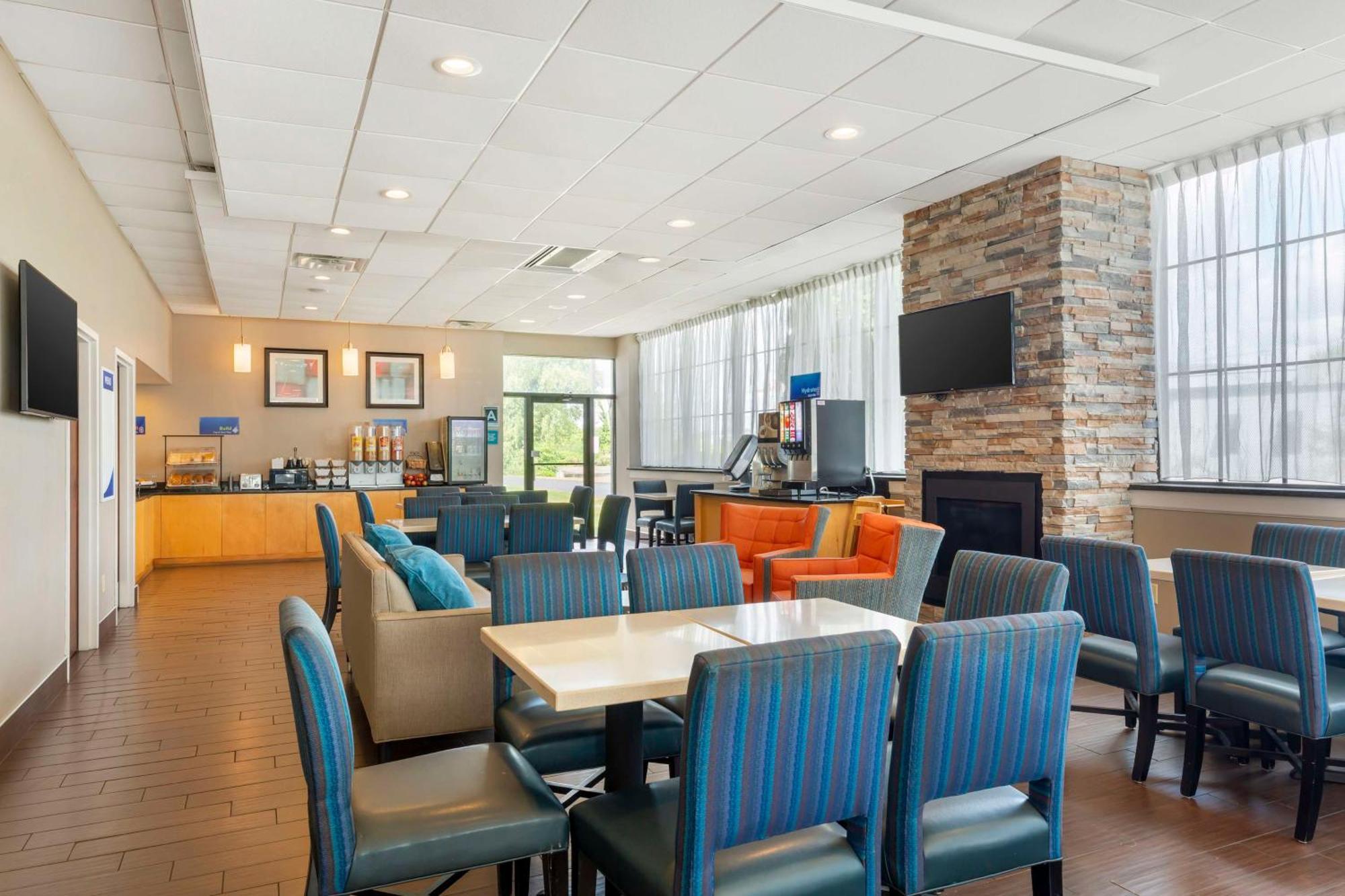 Best Western Hartford Hotel And Suites Εξωτερικό φωτογραφία