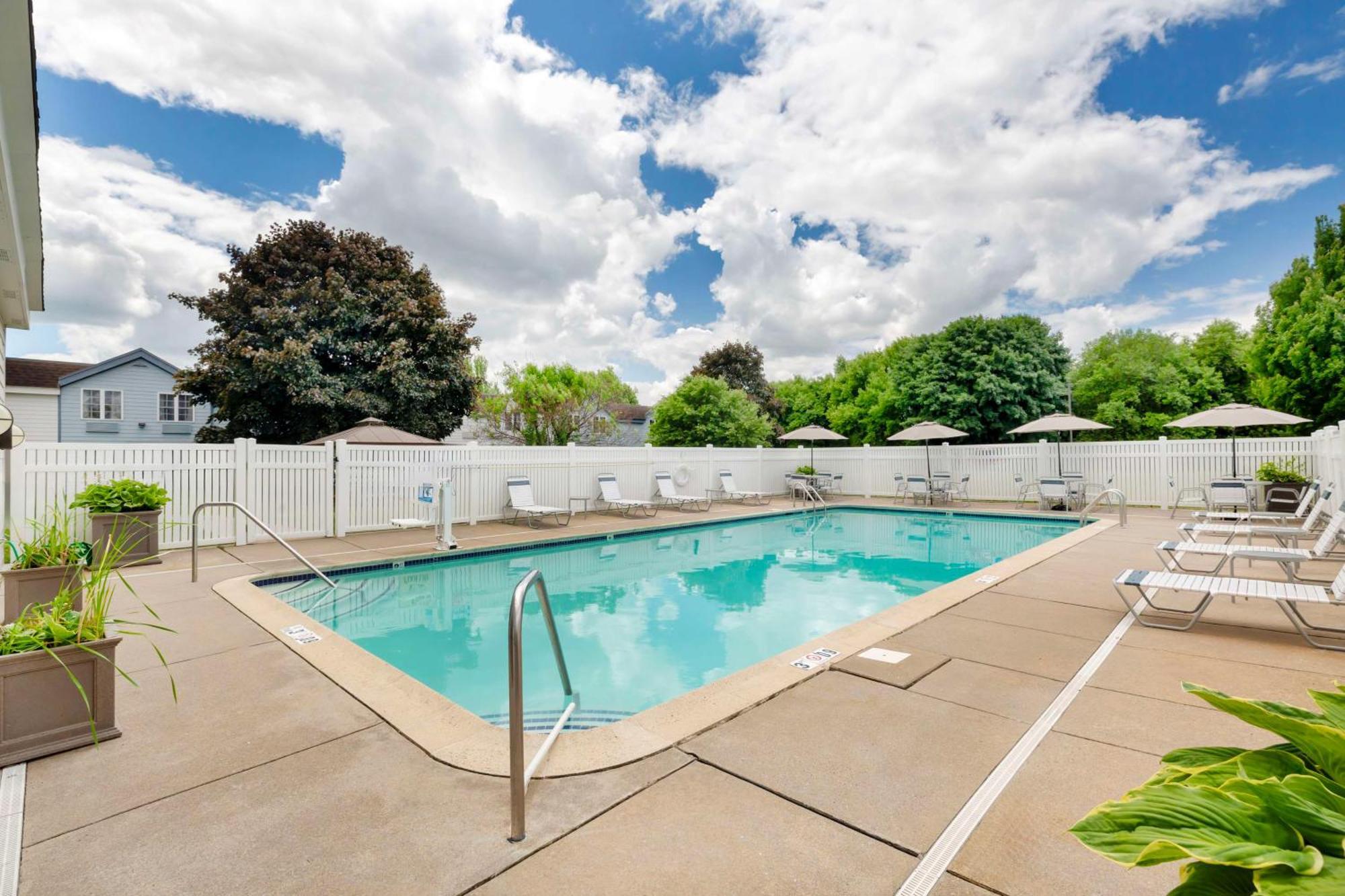 Best Western Hartford Hotel And Suites Εξωτερικό φωτογραφία