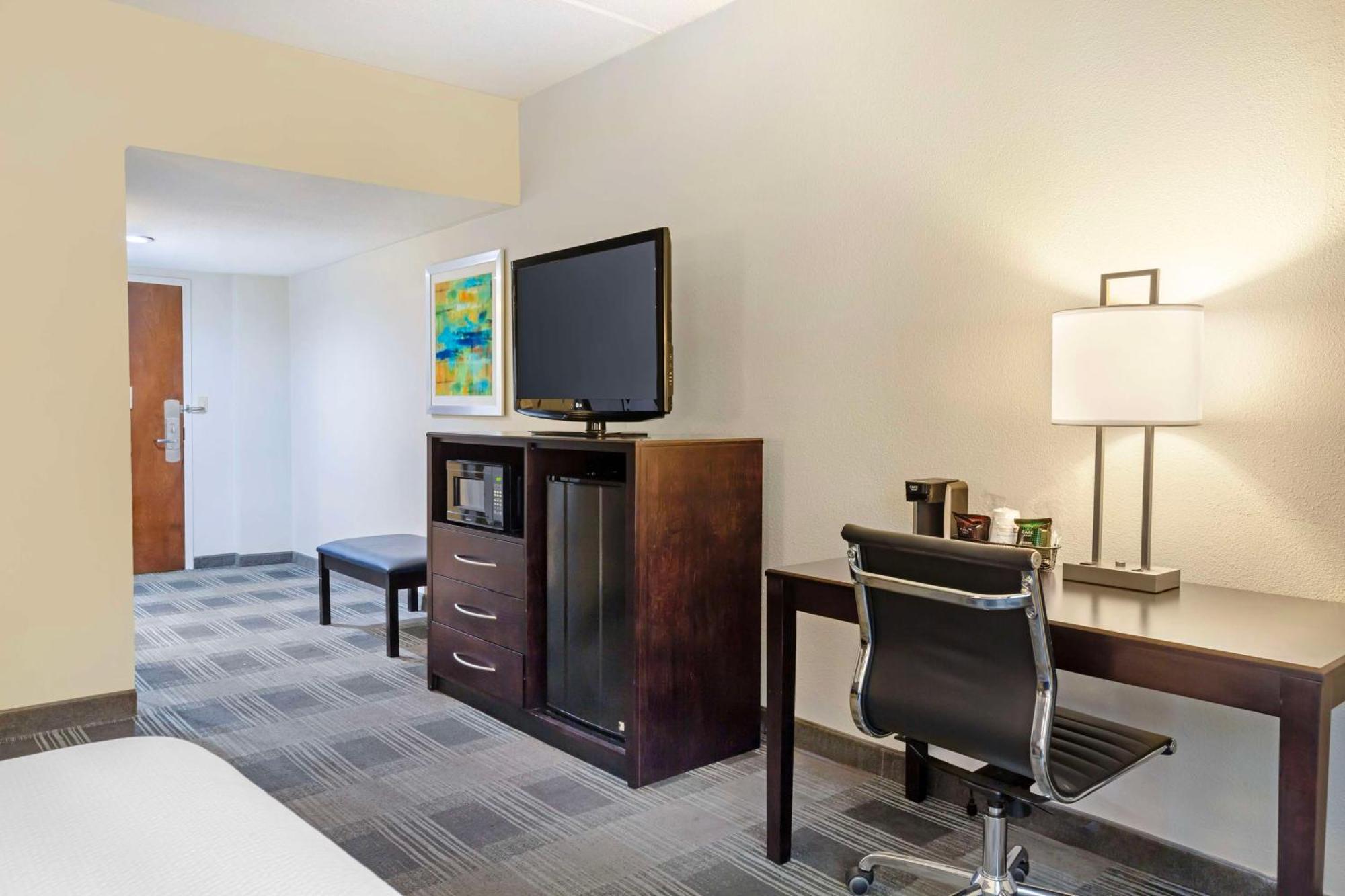 Best Western Hartford Hotel And Suites Εξωτερικό φωτογραφία