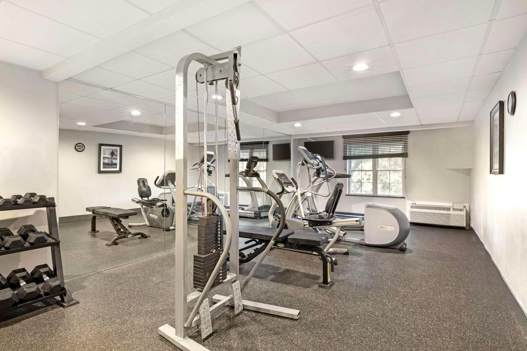 Best Western Hartford Hotel And Suites Εξωτερικό φωτογραφία