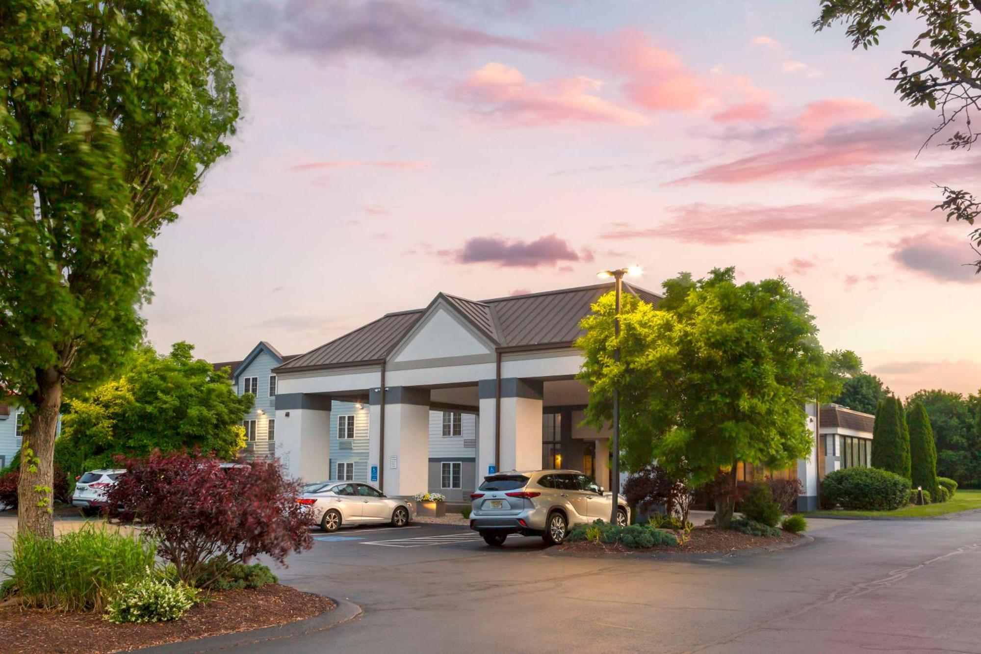 Best Western Hartford Hotel And Suites Εξωτερικό φωτογραφία